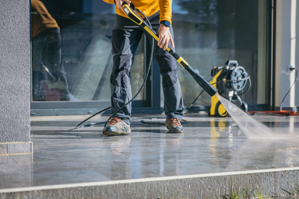 Professional Pressure Washing Services in Dover, FL